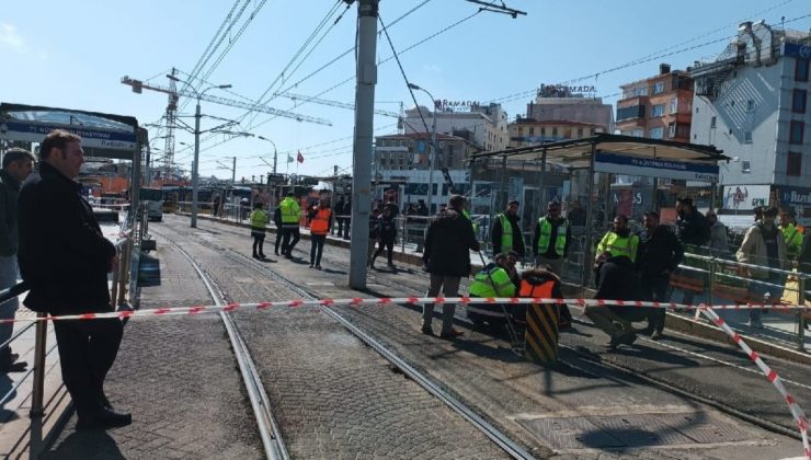 Tramvay raydan çıktı, seferler durdu