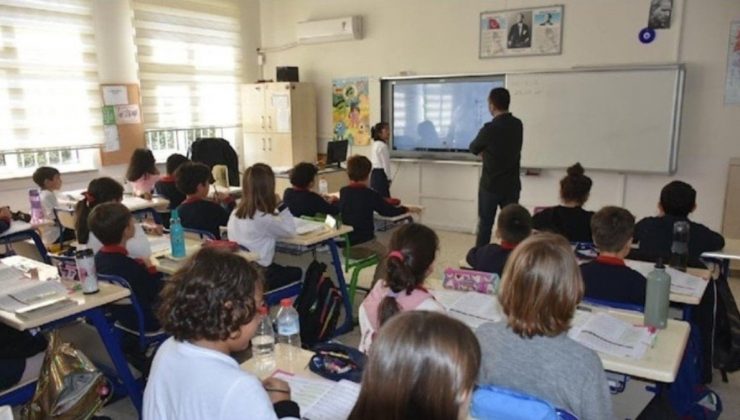 Zelzele bölgesinde 34 bin 985 öğrenci kendi okullarına döndü
