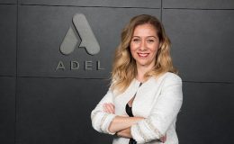 Adel Kalemcilik, çocukların hayallerini renklendirmeye devam ediyor