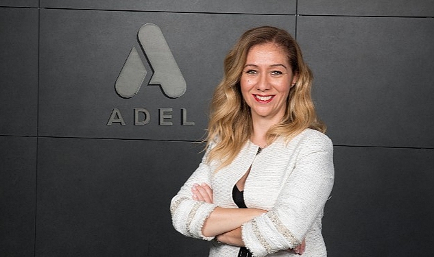 Adel Kalemcilik, çocukların hayallerini renklendirmeye devam ediyor