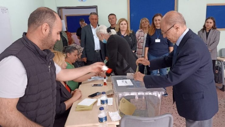 Ahmet Necdet Sezer, Ankara’da oyunu kullandı