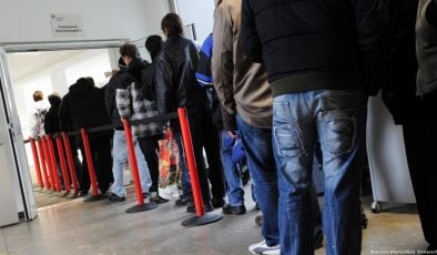 Almanya’da işsizlik mayısta beklenenden az arttı