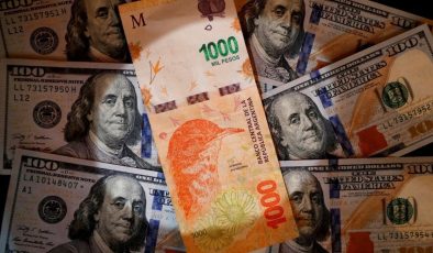 Arjantin’de yüksek enflasyon yüzünden yeni peso banknotları piyasaya sürüldü