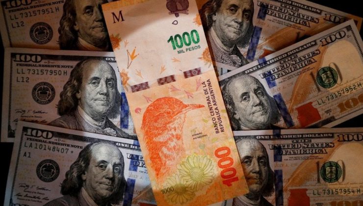 Arjantin’de yüksek enflasyon yüzünden yeni peso banknotları piyasaya sürüldü