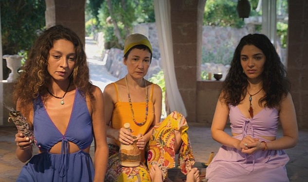 Aslı Enver ve Mehmet Günsür'ün Başrollerinde Yer Aldığı, Disney+'in Yeni Orijinal Dizisi &apos;Arayış'tan İlk Tanıtım Yayınlandı!