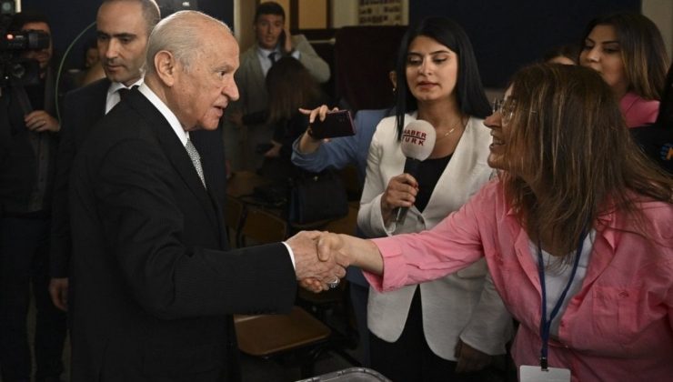Bahçeli: Yeni yüzyılın birinci seçimi bugün tamamlanmış olmaktadır