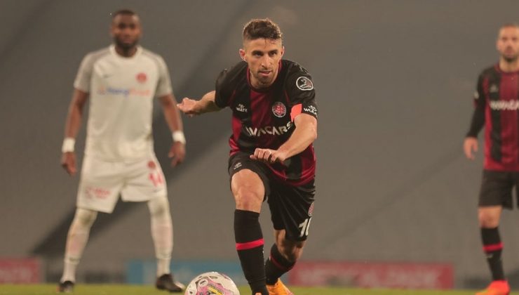 Beşiktaş, Borini ile masada pazarlık halinde