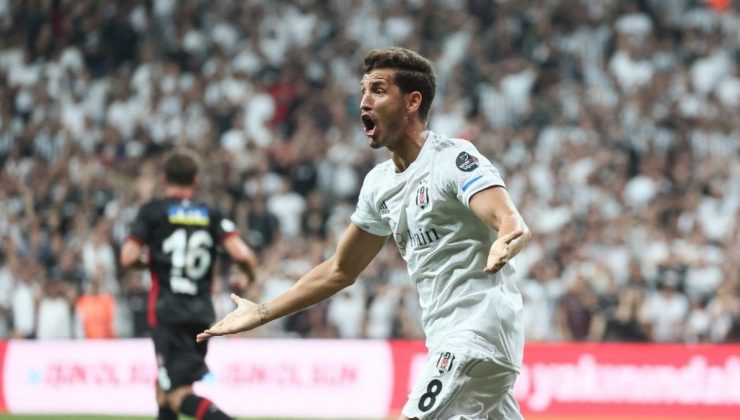 Beşiktaş’ta, Salih Uçan’a yeni kontrat ve artırım