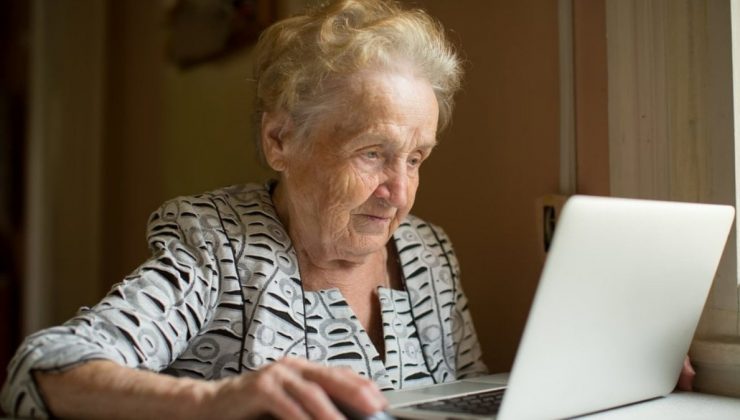 Bilimsel araştırma: Etkin olarak internet kullanmak bunama riskini düşürüyor