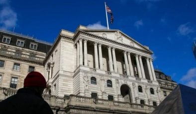 BoE’den enflasyonu düşürmede kararlılık iletisi