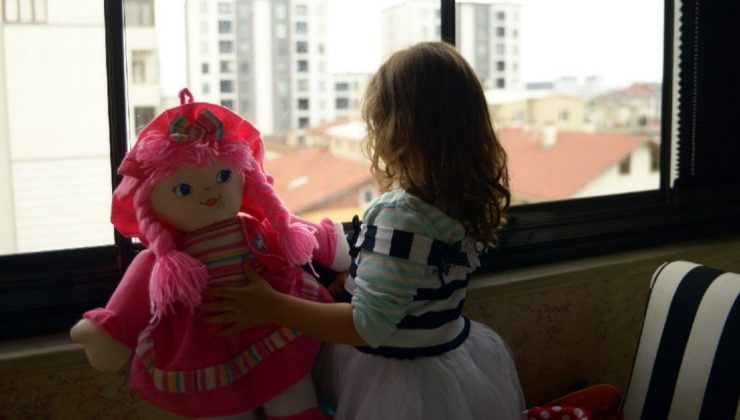 Bursa’da 3 yaşındaki çocuk ve annesi mesken mahpusunda