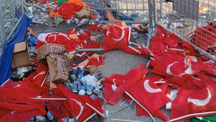 Erdoğan’ın mitinginin akabinde Türk bayrakları yerlere atıldı