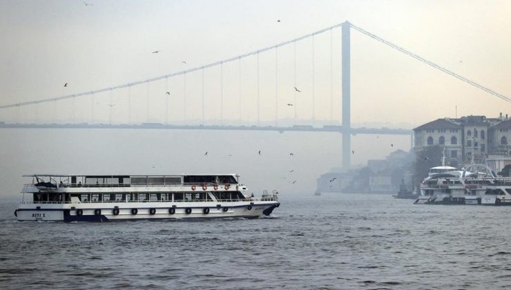 İstanbul Boğazı’nda gemi trafiği çift istikametli durduruldu