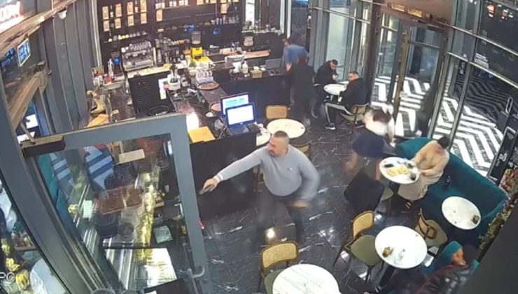 İstanbul’un göbeğinde silahla kafe bastılar