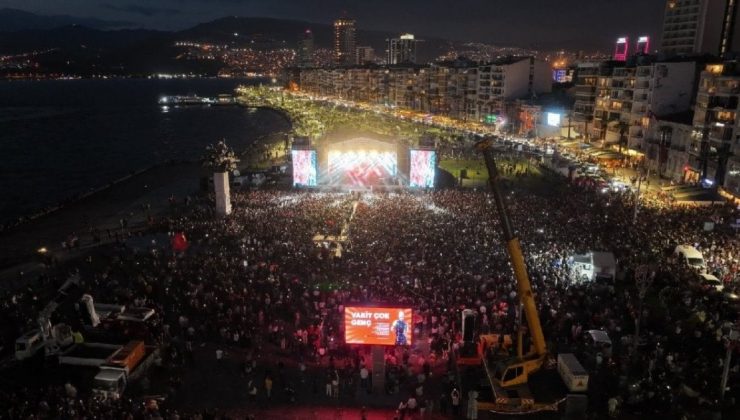 İzmir’de 19 Mayıs coşkusu