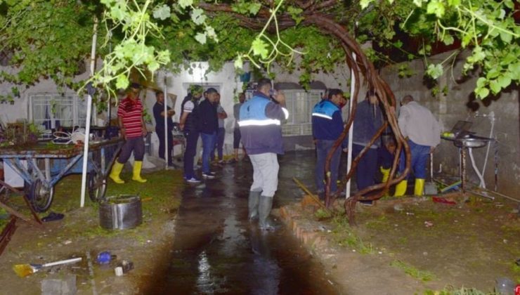 Kenti vuran sağanak su baskınlarına neden oldu