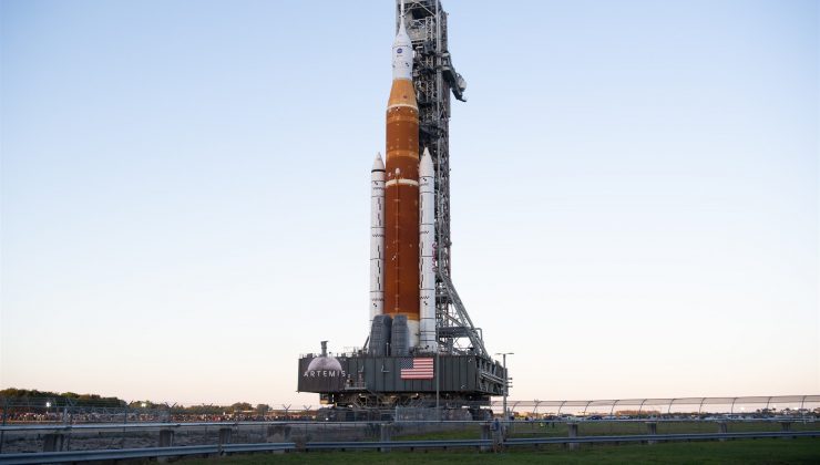 NASA’da kriz: İnsanları Ay’a götürecek olan SLS roketi programın çok gerisinde
