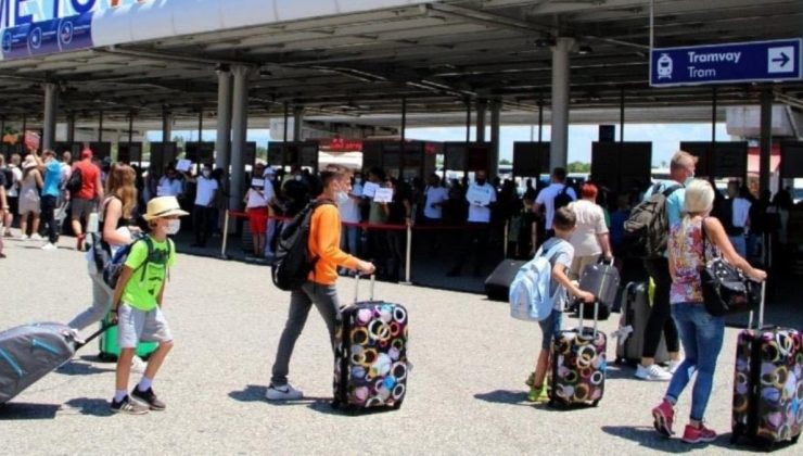 Nisan ayında Türkiye’ye 3,3 milyon turist geldi