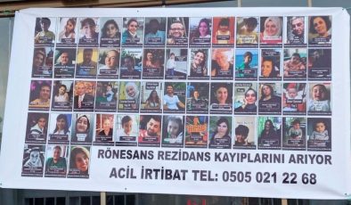 Rönesans Rezidans enkazında bulunamayan 55 kişi için pankart