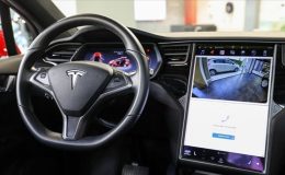 Tesla, 1,1 milyon aracını geri çağırıyor