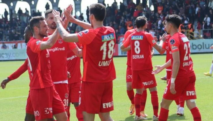 Umut Nayir gösteri yaptı: Ümraniyespor, Sivasspor’u farkla geçti: 4-1