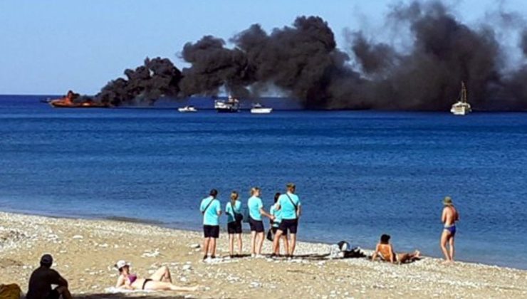 Akdeniz’de tur teknesi yandı, 82 turist ölümden döndü