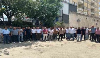 AKP’li Kozluk Belediyesi personeli iş bıraktı