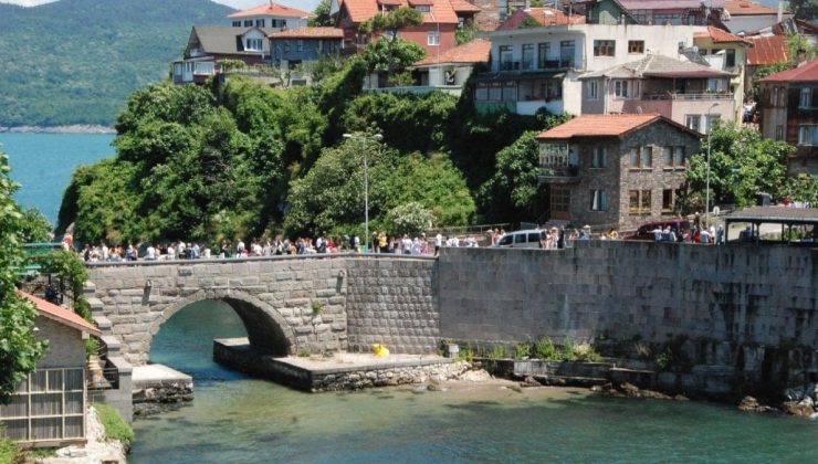 Amasra’da bayram yoğunluğu: İlçeye bir günde 10 bin araç girdi