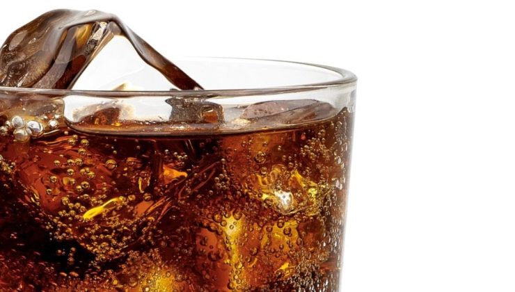 Bilim insanları açıkladı: Şekersiz diye satılan gazlı içecekler 1 saatte vücuda nasıl etki ediyor