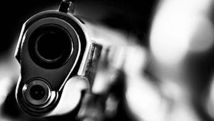Birlikte yaşadığı adamı sokak ortasında öldürdü
