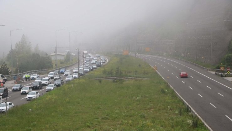 Bolu Dağı Tüneli geçişinde yoğunluk sürüyor