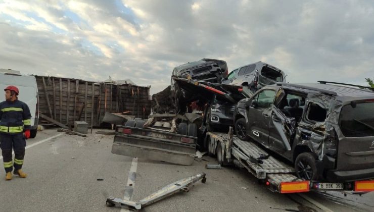 Emniyet şeridinde korkunç kaza, yol trafiğe kapandı