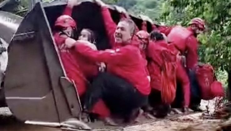 Giresun ve Ordu’da şiddetli yağış: Selde mahsur kalanlar kepçeyle kurtarıldı