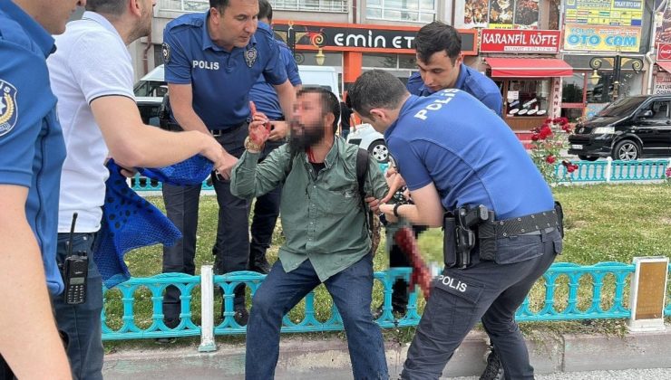 İki çocuğunu dilendiren baba, polise bıçak çekti