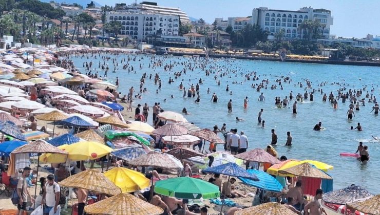 Kuşadası’nda plajlar tıklım tıklım doldu