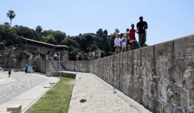 Mendirekteki çatlaklar 1 yılda 6 santimetre genişledi