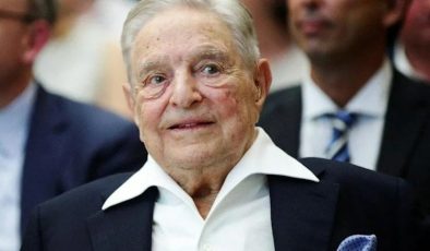 Milyarder George Soros koltuğunu oğluna devretti