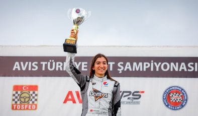 Seda Kaçan 30 yıl sonra şampiyon olan ilk kadın pilot oldu