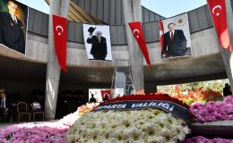 Süleyman Demirel mezarı başında anıldı