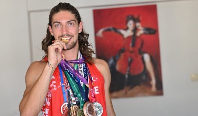 Atletizmde yıldız parlıyor: İsmail Nezir’in Avrupa şampiyonası zaferi ve ailesinin gurur dolu anları
