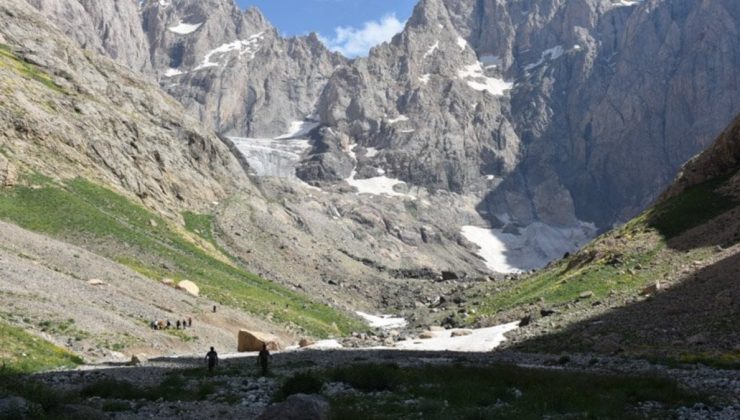 Cilo Buzulları’nda kaybolan 2 kişiyi arama çalışmaları sabah sürecek