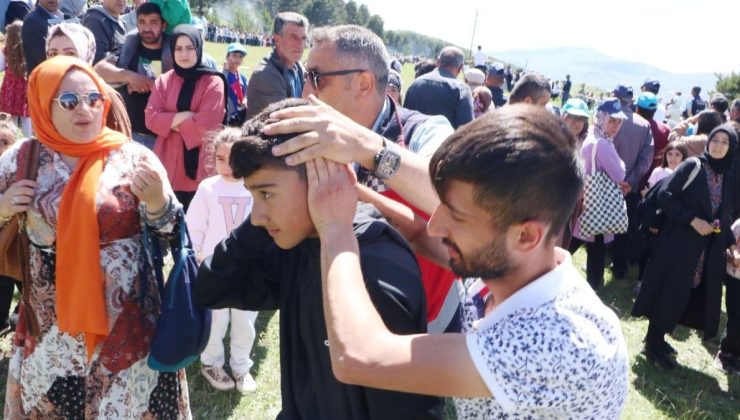 Ciritler gösteriyi izleyenlere isabet etti: 3 yaralı