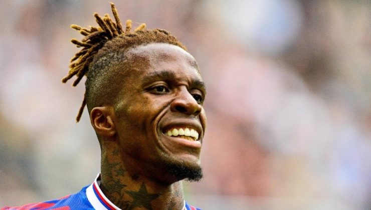 Galatasaray taraftarından Wilfried Zaha’ya müthiş karşılama