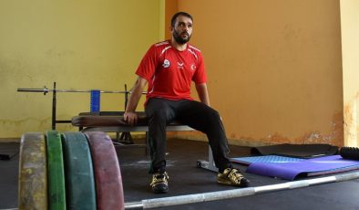 Görme engelli sporcu Murat Bakşi’nin halterdeki başarı öyküsü