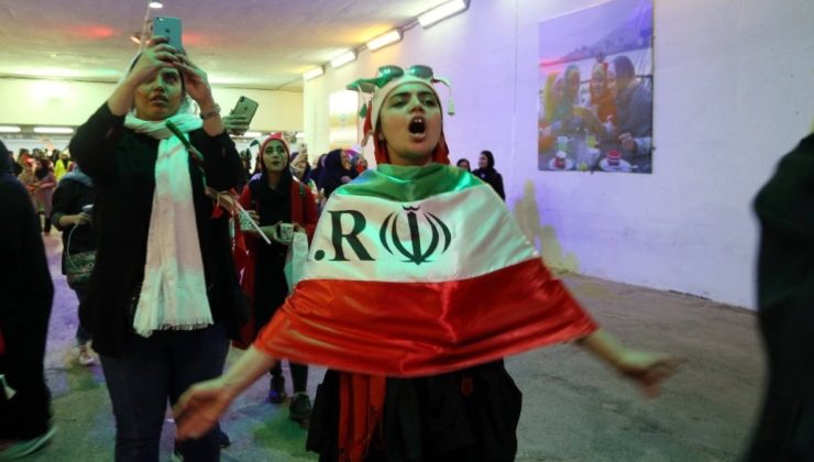 İran’da kadınların futbol maçlarını izlemelerine izin çıktı