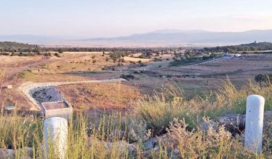 Kuru dereye yapılan gölet milyonları yuttu