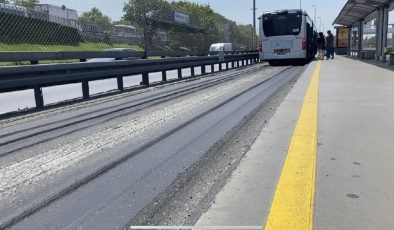 Metrobüs yollarında asfalt eridi: Çalışmalar başladı