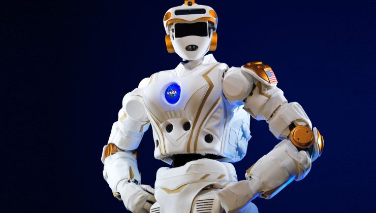 NASA, insansı astronot robotunun testlerine başladı