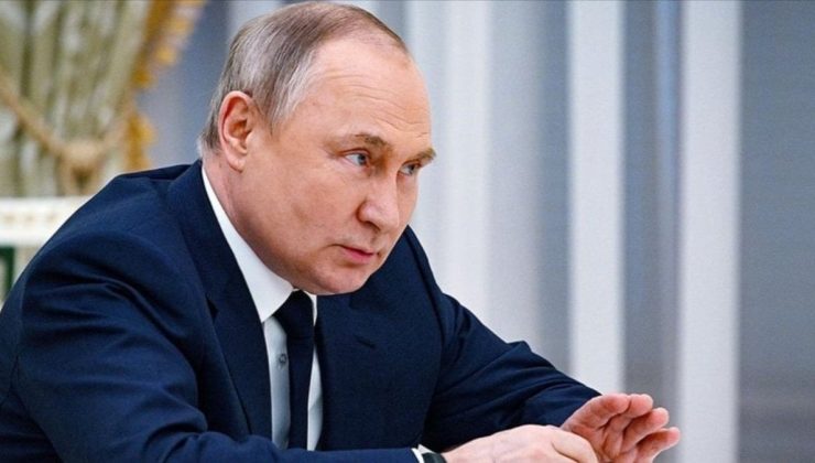 Putin el koyduğu dev şirketin başına bakan atadı
