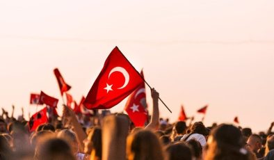 30 Ağustos mesajları: Türkiye’nin 101 yıllık büyük zaferi coşkuyla kutlanıyor